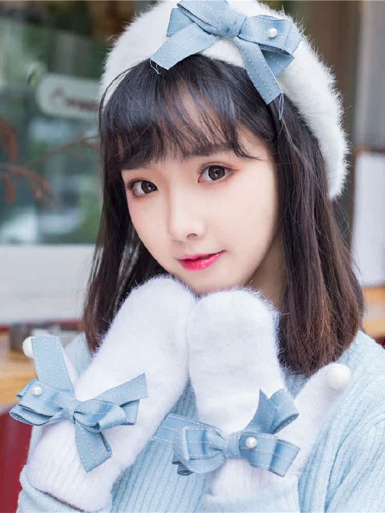 Peijin white rabbit hair beret female winter sweet big bow painter hat white bag finger gloves two-piece set