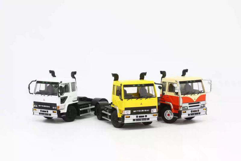 1/64 Model 1 Mitsubishi Truck 90S Tractor Truck Transporter Alloy Model Car Model Movie Merchandise