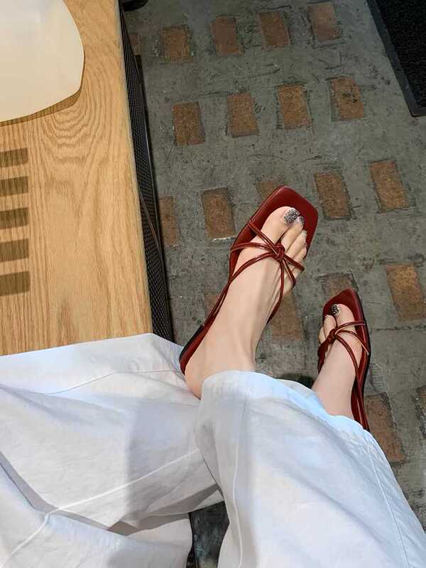 Lambskin ~ French Retro Thin-Strap Flat Sandals for Women, New Summer Style, Simple Beach Flip-Flops Lambskin ~ French Retro Thin-Strap Flat Sandals for Women, New Summer Style, Simple Beach Flip-Flops
