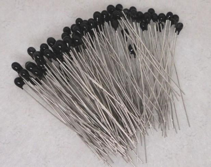 NTC Thermistor MF52E-3 10K 10K 15K 20K 1% 3950K small black head a pack of 500PCS