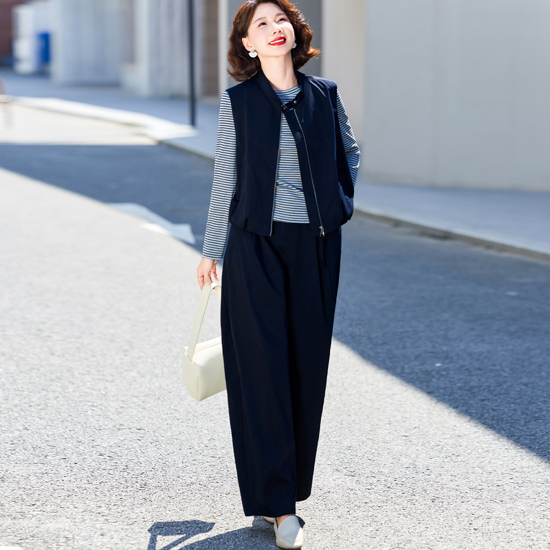 Middle-Aged and Elderly Women's Autumn Three-Piece Set: Loose Vest, Striped Base Shirt, Casual Wide-Leg Pants Fashion Outfit Middle-Aged and Elderly Women's Autumn Three-Piece Set: Loose Vest, Striped Base Shirt, Casual Wide-Leg Pants Fashion Outfit