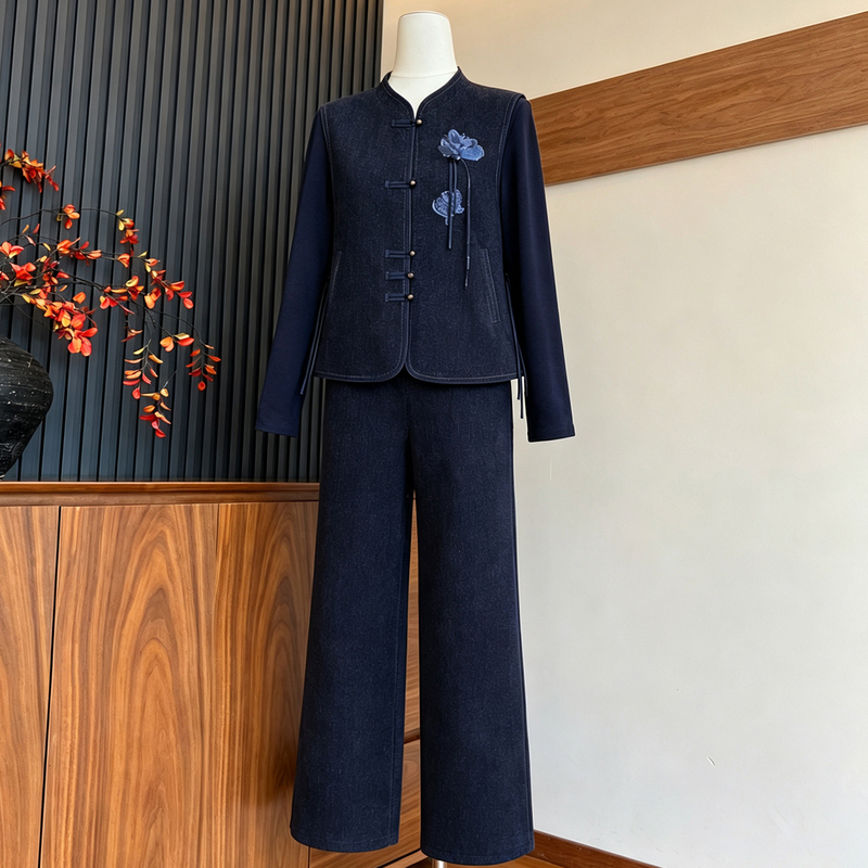 2026 Trendy Mom Autumn Outfit New Chinese Style Vest Set Middle-Aged Women's National Style Top Wide-Leg Pants Three-Piece Set