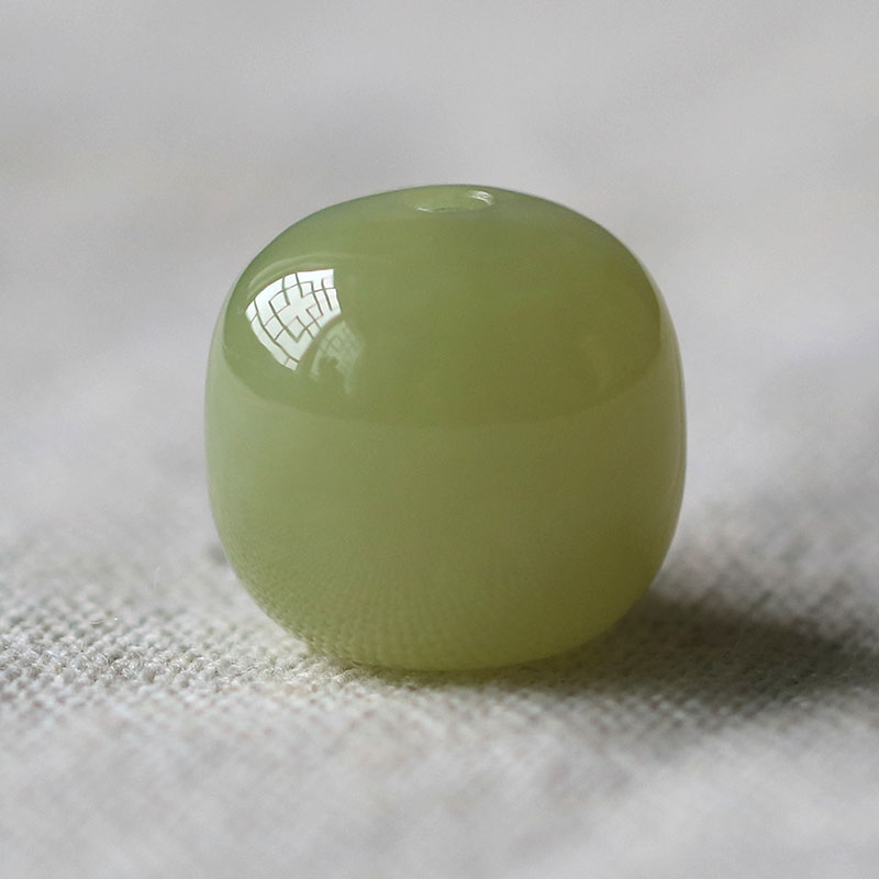 Natural and field jade yellow mouth stock beads Old-type bead-shaped Pearl Road pass jade bead top bead barrel bead hand string accessories
