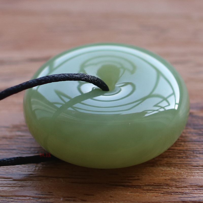 Natural Xinjiang Hetian Jade yellow mouth material safety buckle pendant men men nostalgic pendant jade pendant women