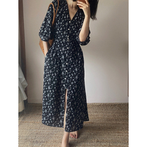 MMCC2022 springtime style Lazy Comeback Ancient V collar crushed flowers Lions dress temperament Thin Holiday Wind Long Skirt