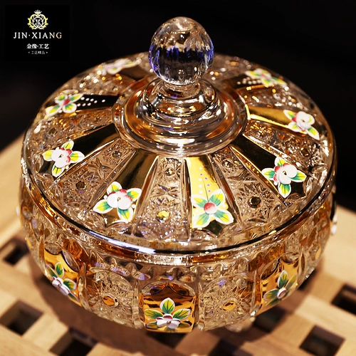 Чешская эмалевая кнопка золота процесс. Кристаллический стеклянный сахарный цилиндр сушено