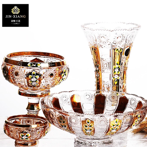 Чешская эмалевая кнопка золота процесс. Кристаллический стеклянный сахарный цилиндр сушено