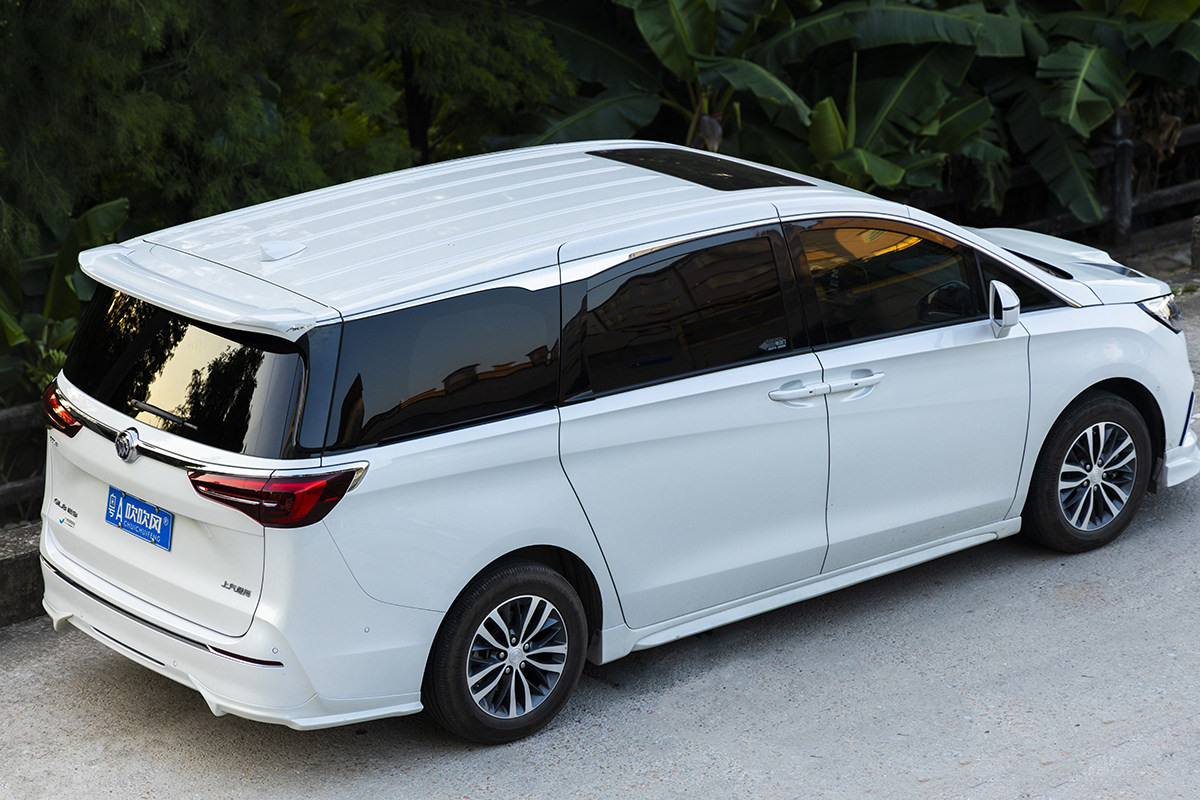 Buick GL8ES Lu Zun Aivia Avenu modified tail plus carbon fiber tail GL8 with painted tail