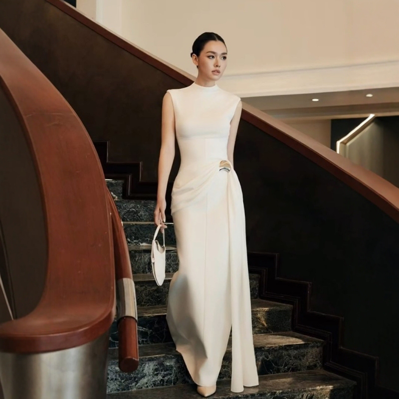 Vietnamese Niche High-End Design Chen Yuqi Style Ruched Elegant Slim-Fit Sleeveless Dress Light Formal Long Dress Vietnamese Niche High-End Design Chen Yuqi Style Ruched Elegant Slim-Fit Sleeveless Dress Light Formal Long Dress