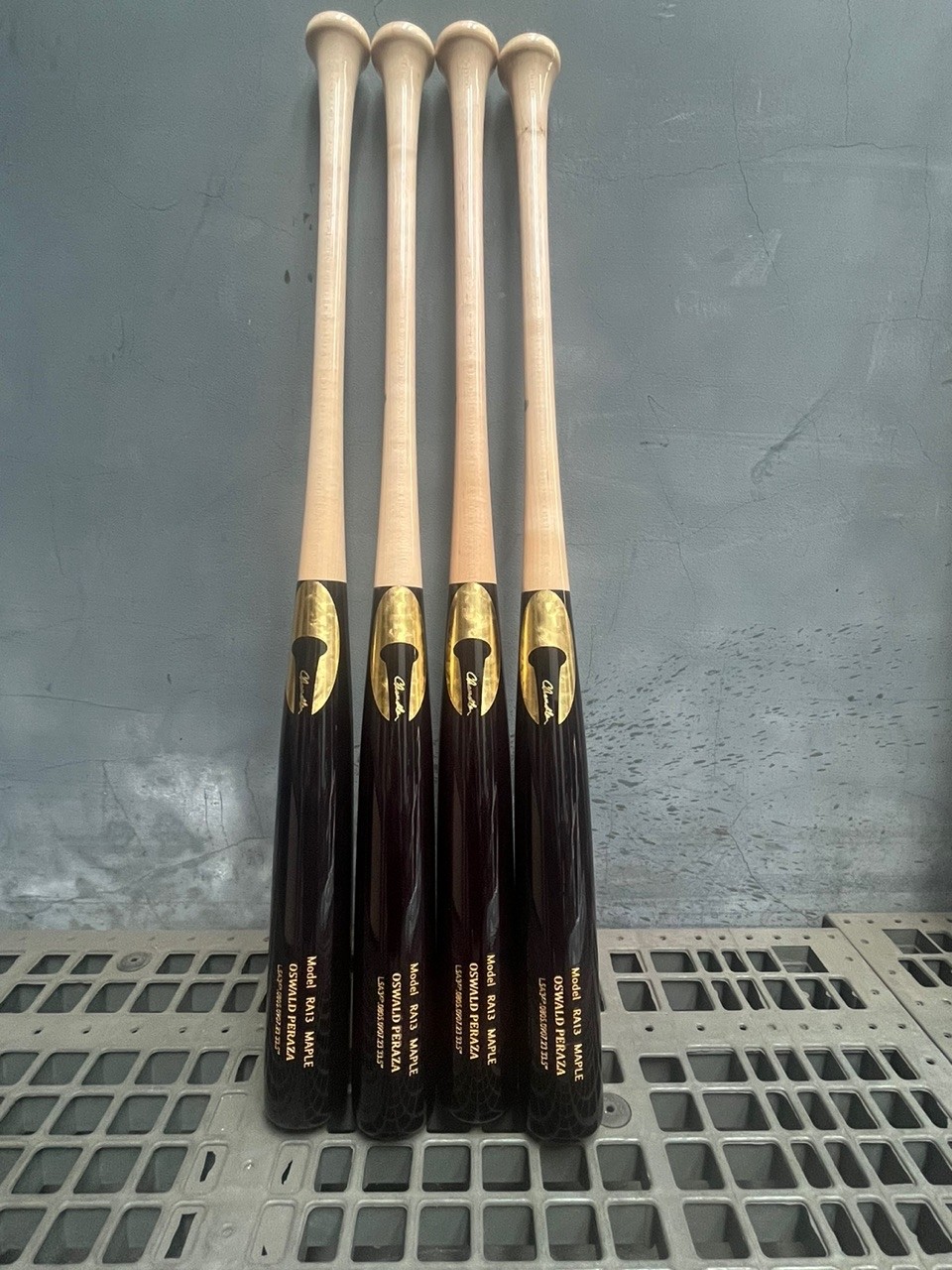 Chandler xp maple baseball bat yankees player edition: swing your