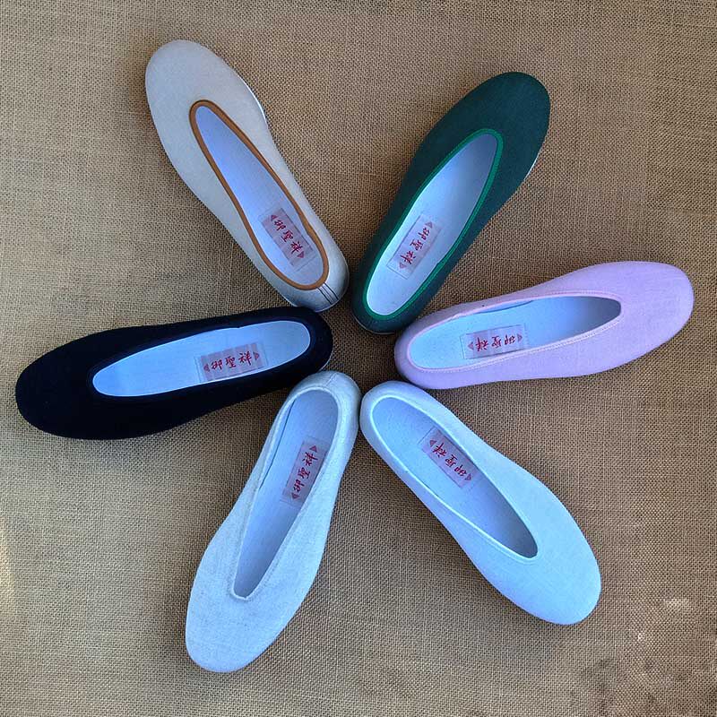 New old Beijing cloth shoes women's Chinese style retro soft bottom yuan round mouth handmade layer bottom powder green small white shoes mother