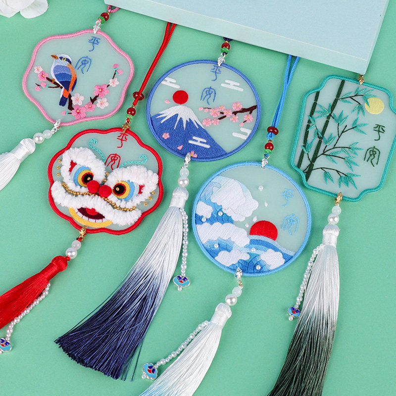 Embroidered handmade diy material bag self-embroidered for a safe-in-the-car pendant piece Su embroidery embroidered with a teacher's section gift