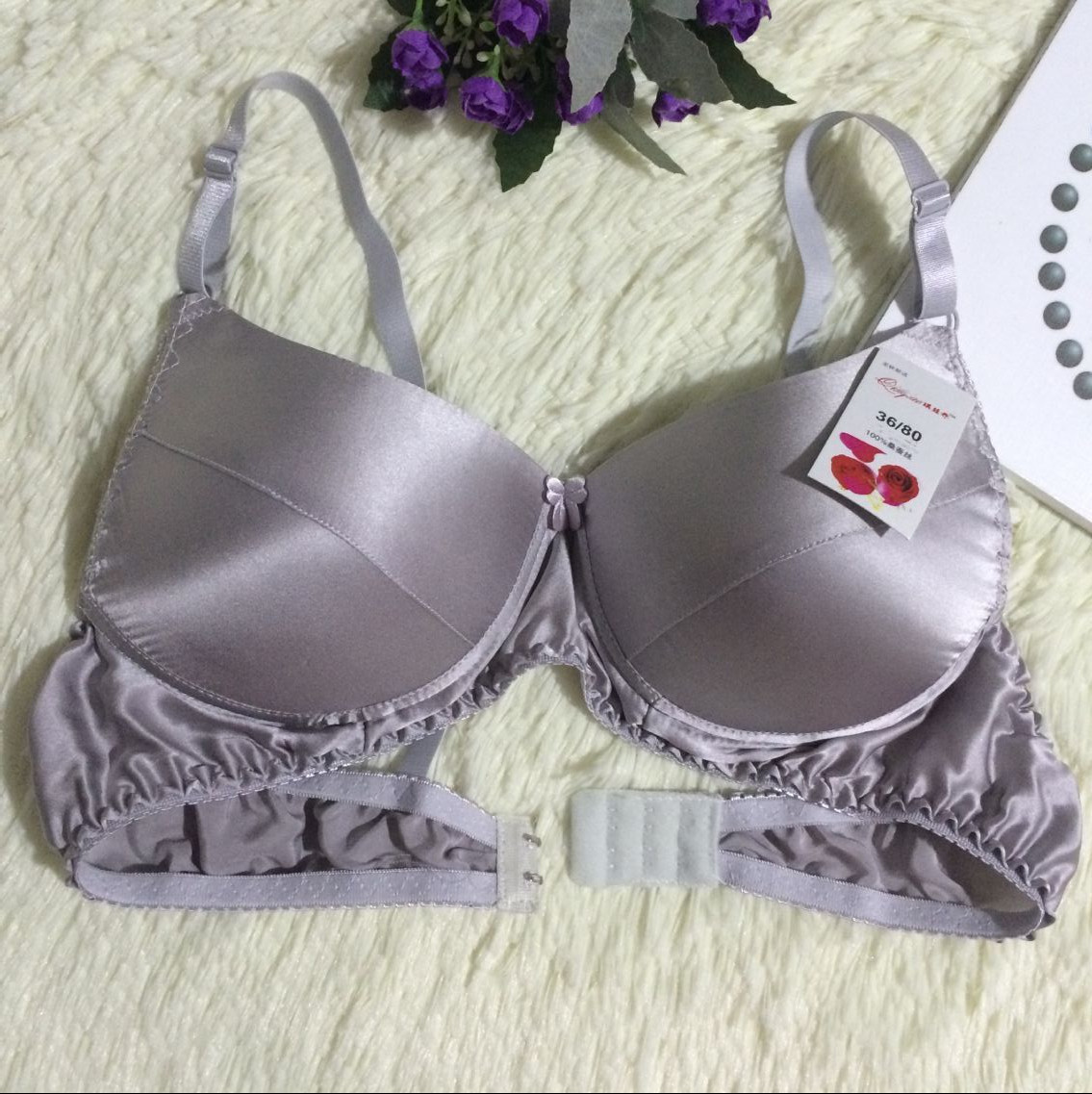 Phiên bản nâng cấp của áo ngực lụa hai mặt không có vành, biến dạng, miếng bọt biển mỏng, da thoáng khí, áo ngực lụa, kích thước lớn thoi trang cong so