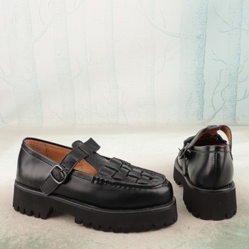 Women's shoes with woven cowhide and sheepskin twin buckles Women's shoes with woven cowhide and sheepskin twin buckles