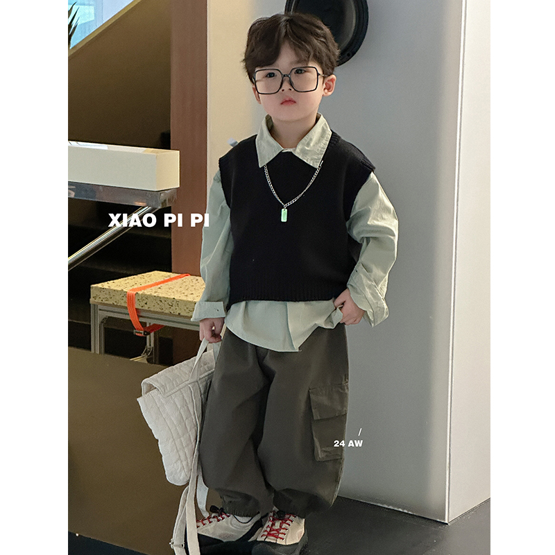 Осенний костюм для мальчиков, новинка 2025 года, красивая одежда для малышей, модный детский весенне-осенний свитер, жилет, костюм-тройка