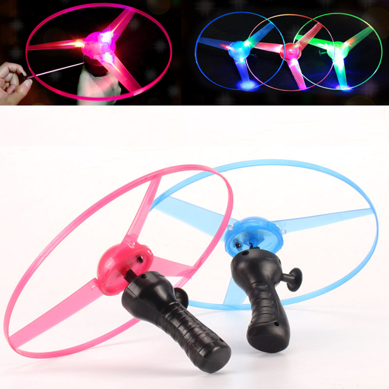 Large number luminous pull-wire flying saucer bamboo dragonfly Flying disc night market Place Plaza UFO flying high children's gift toys