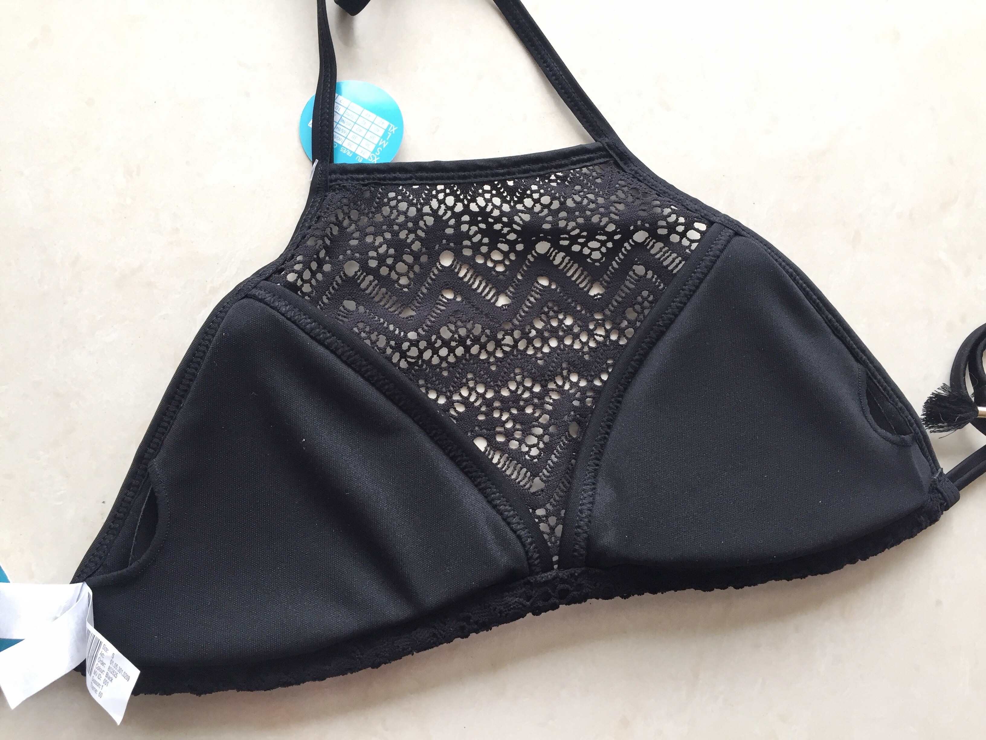 Thương hiệu Anh đơn ren phối đồ openwork cổ cao vest ren gợi cảm bikini châu Âu và Mỹ váy tắm biển