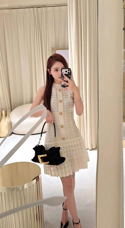 Balmanjina 2026 Summer New French Style Elegant Socialite Light Luxury Diamond Button Knit Dress