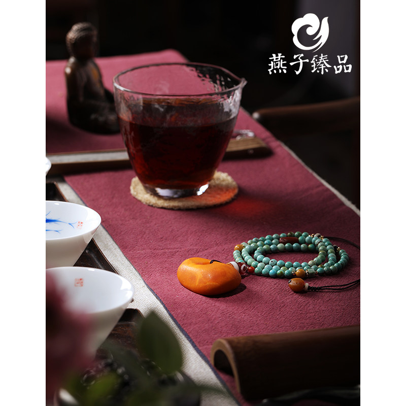 (Yanzi Zhen) 17 34 gr Natural Old Honey Wax Safe Button Pendant Chicken Oil Yellow Amber Cake Subnecklace