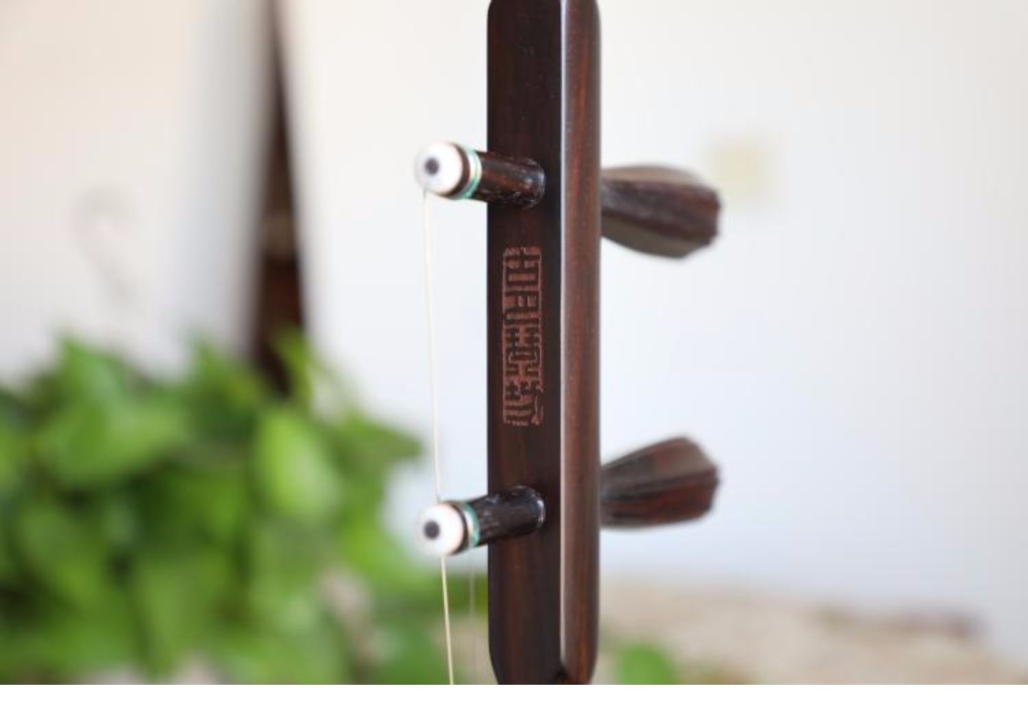 Wanqatte Erhu Gu Yueqin Square handmade Ming và Qing vật liệu cũ bằng gỗ gụ cũ chuyên nghiệp chơi nhạc chấm điểm nhà sản xuất nhạc cụ đích thực - Nhạc cụ dân tộc đàn tỳ bà