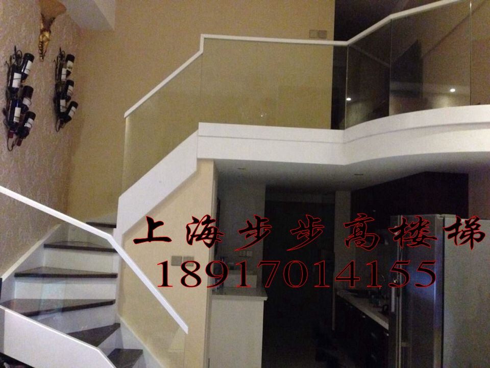 Лестница 钢木旋转楼梯，实木踏板室内阁楼钢梯 扶手护栏免费测量设计定制 BBK stairs