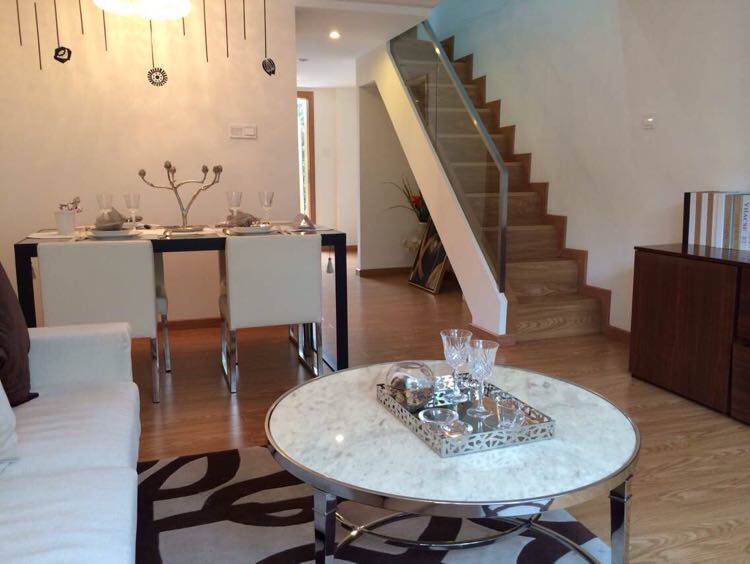 Лестница 钢木旋转楼梯，实木踏板室内阁楼钢梯 扶手护栏免费测量设计定制 BBK stairs