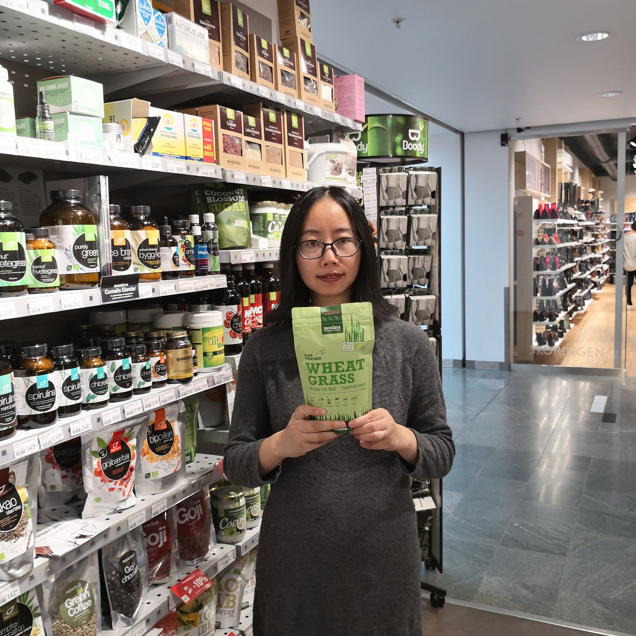 Organic wheat grass powder trace element barley balances body acid acid in Purasana, Norway