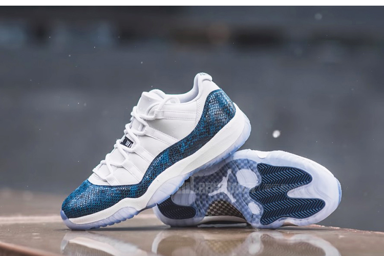 AIR JORDAN 11 rắn bột trắng Giày bóng rổ thấp bị nứt da nứt thấp giúp AJ11 rắn xanh CD6846-102 - Giày bóng rổ giày thể thao nam đẹp