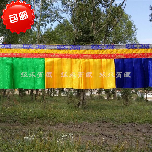 The Buddhist hall is decorated with Tibetan curtains, anti-collision wall stickers, wall skirts, tables, five-color Pulima roof, shrines, Buddha curtains