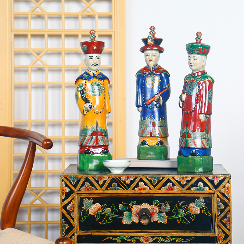 Chinese-style classical figures ceramic statues Qing Dynasty three emperors Kangxi Yongzheng Qianlong hand-painted pastel handicraft decoration