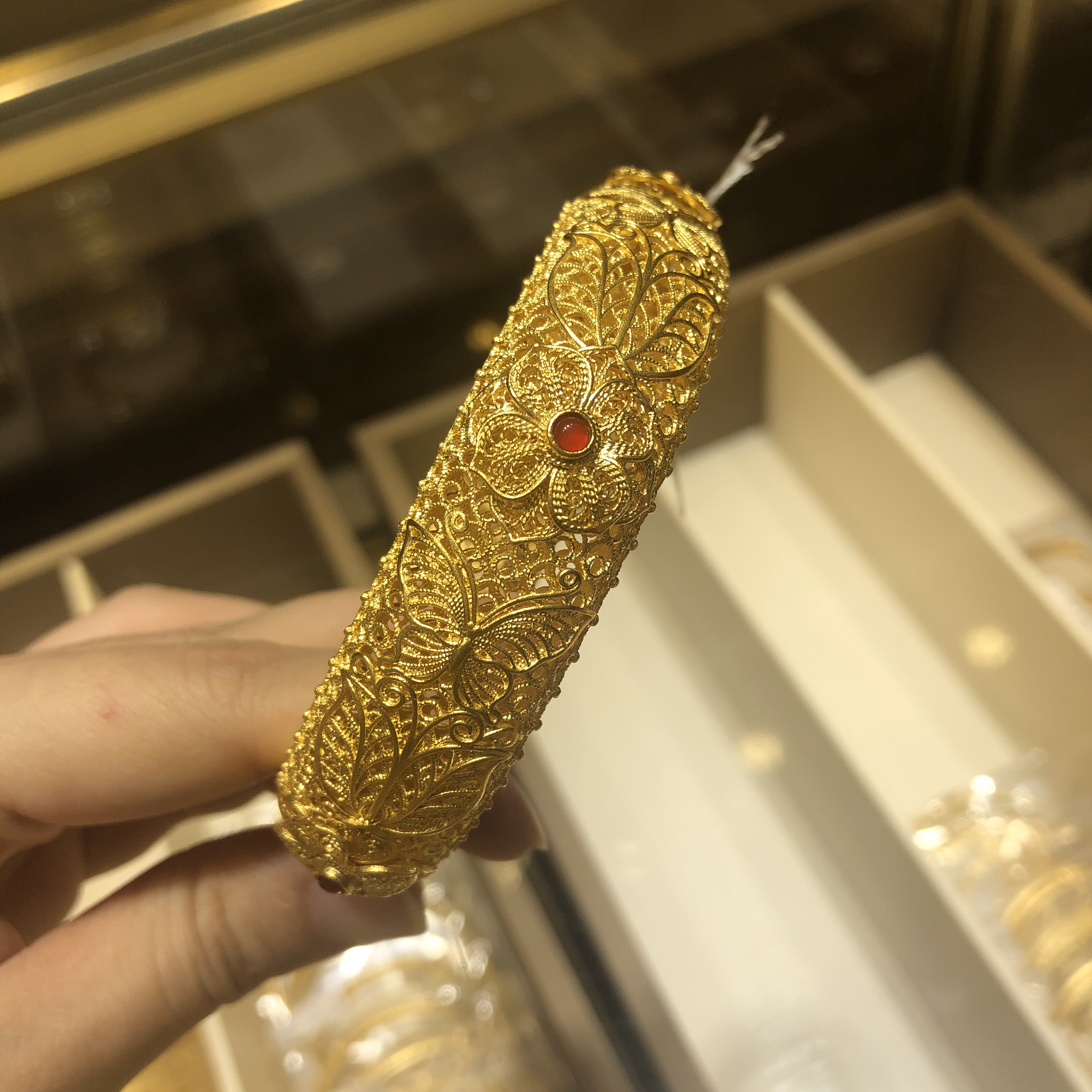 Dajiatan Jewelry Hollow Butterfly Love Flower Bracelet Hollow Filigree Classical Elegant Luxury Ancient Gold Pure Gold 999