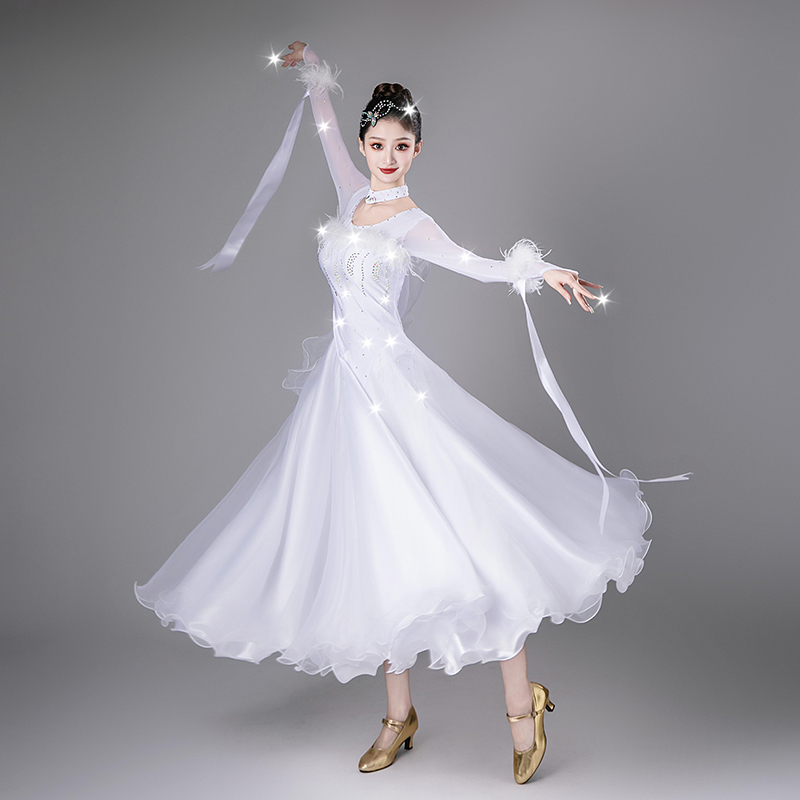 New Feather Ballroom Dance Dress Waltz Full Skirt Modern Dance Dress Feather Dress National Standard Dance Costume Performance Costume New Feather Ballroom Dance Dress Waltz Full Skirt Modern Dance Dress Feather Dress National Standard Dance Costume Performance Costume
