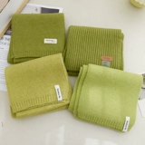 Зеленый универсальный демисезонный удерживающий тепло трикотажный шарф