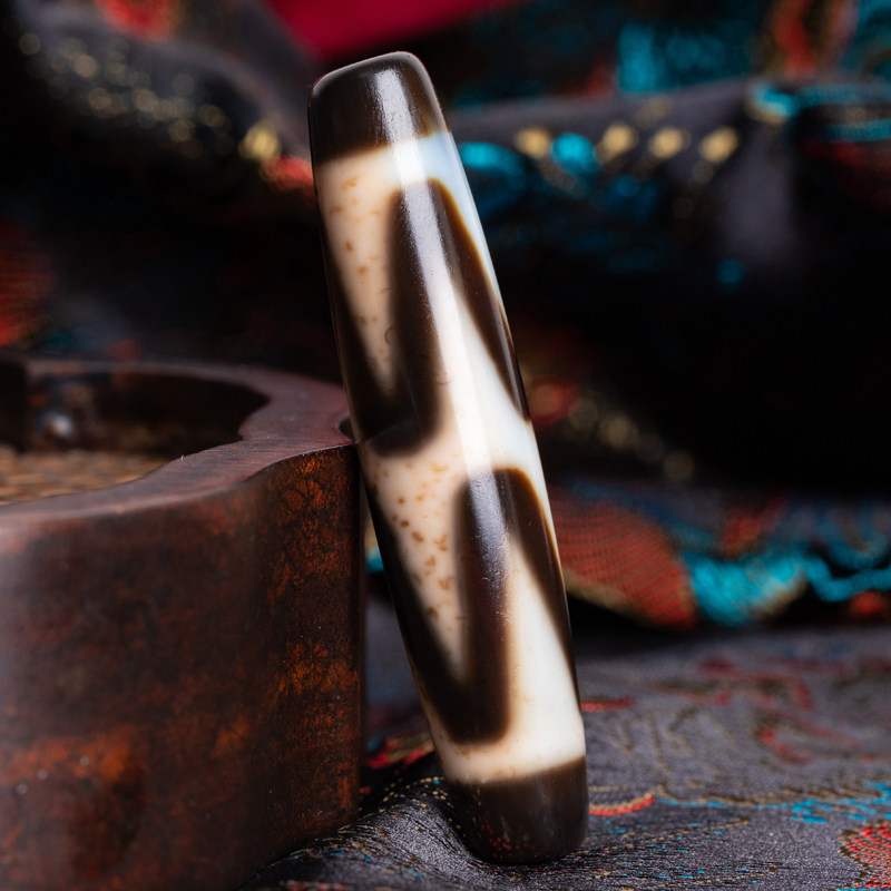 Tibetan Natural Tibet True to Pure Old Age Tiger Tooth Old Tiger Tiger Necklace Retro Pearl