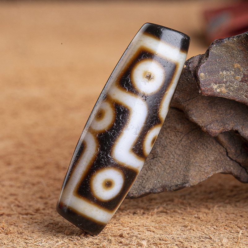 Natural old mine nine-eyed dzi bead Tibetan authentic Tibetan orphan Tibetan nine-eyed dzi bead necklace pendant accessories