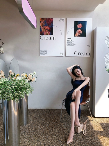 Xiao Q Home 【Полярное сияние｜Темно-синее возвращение, нерегулярный наклонный воротник, разрез для подтяжек и широкое сексуальное платье】