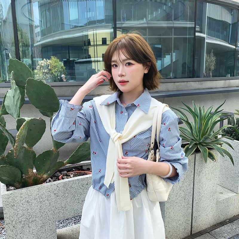 Blue Checkered Cherry Embroidered Shirt Women's Short Shawl Two-Piece Set with Elastic Drawstring Hem, Loose and Slimming, Preppy Style Jacket