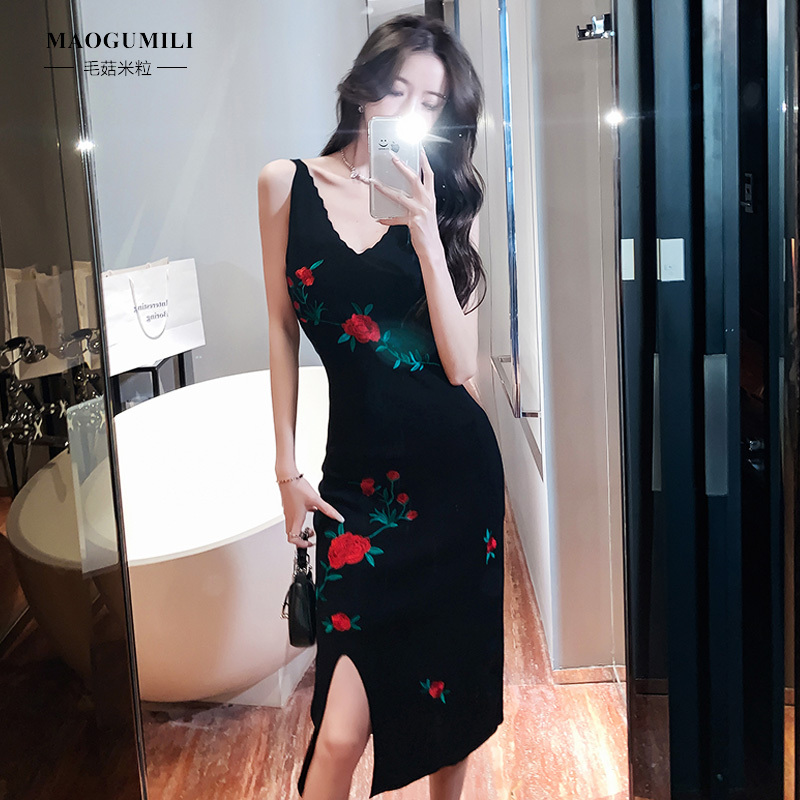Summer Slip Dress for Women, Hong Kong Style, Vintage Embroidered Rose, Slim Fit, Slit, Sleeveless Knit Base Dress