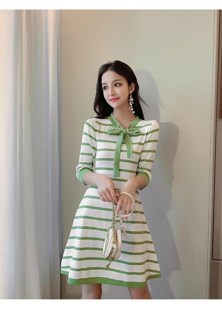 VK旗艦店 韓國小香風收腰顯瘦條紋針織長袖洋裝