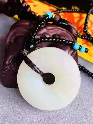 New original Wudang Qing Weixian Tianyun Zhuan to save the suffering Jiu Sheng cross Tianjade double-sided Hetian Jade Ping an buckle