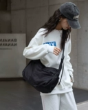 ZARA Нейлоновая спортивная водонепроницаемая сумка, вместительная и большая сумка через плечо подходит для мужчин и женщин, сумка на одно плечо для отдыха