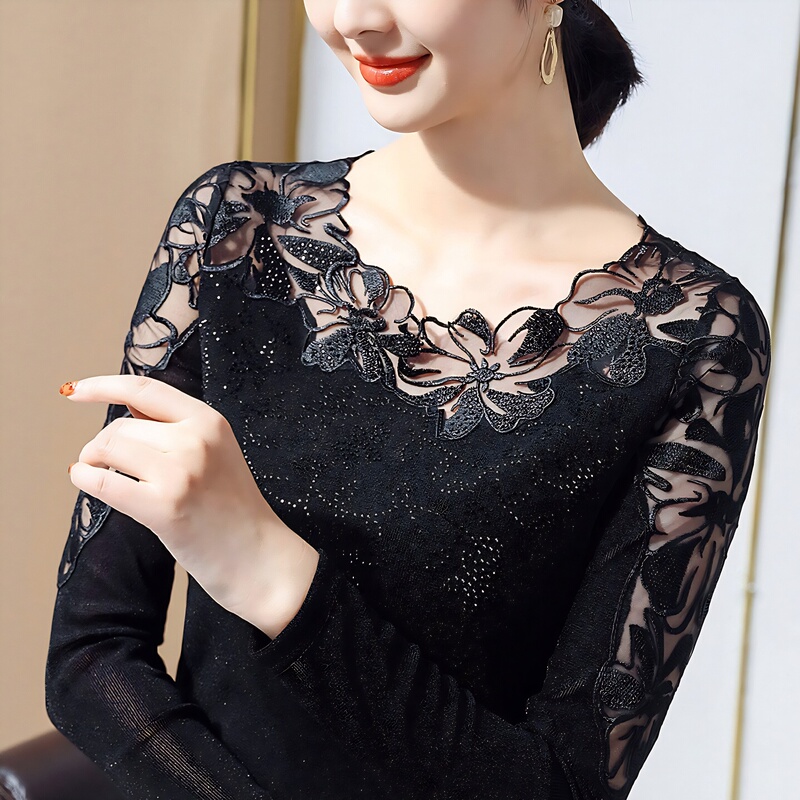 Fashionable Quality Mesh Top for Middle-Aged Plus-Size Women, Hollow-Out Low-Neck Lace Oversized Loose Hollow-Out Base Shirt