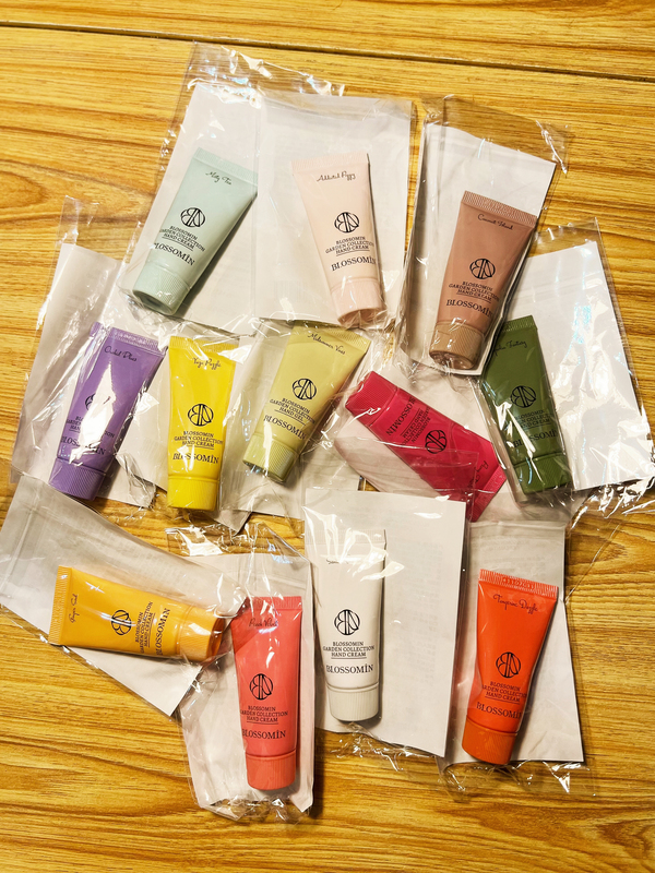 Each One Smells Great! Palm Flower Y Fragrance Hand Cream 15ml Nourishes and Moisturizes the Skin with a Woody Floral Scent Each One Smells Great! Palm Flower Y Fragrance Hand Cream 15ml Nourishes and Moisturizes the Skin with a Woody Floral Scent