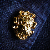 British knighthood * Hera * gold color stereo engraving lion shields French style retro pure copper cuff