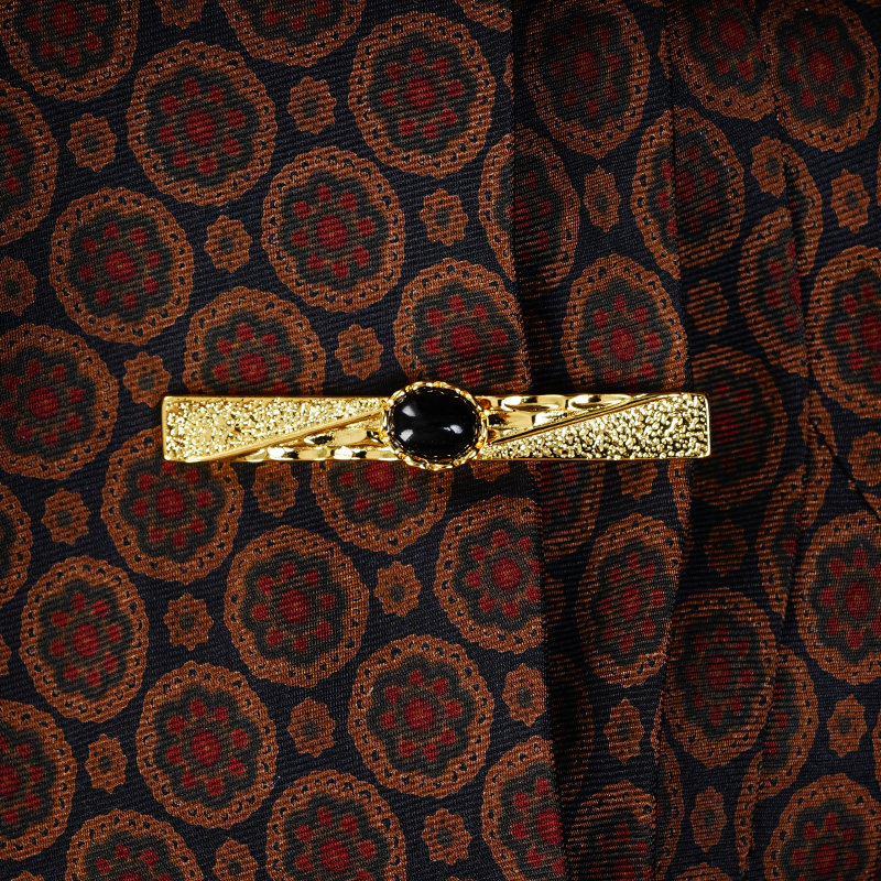 Black Opium Pure Copper Reliefs Black Crystal Water Drill Zircon Collar With Clip Plated Gold Business Positive Dress Collar Occupation