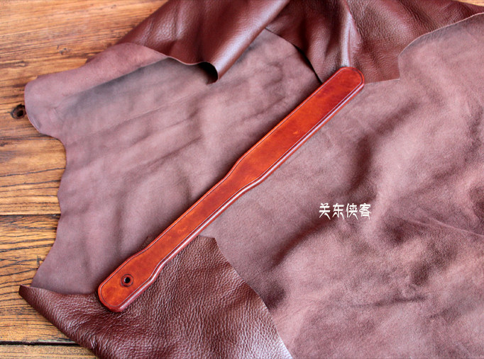 Single-tailed Tawse Scottish leather strap SP leather hand slapped ass whipped leather pat selfie brown (spot)