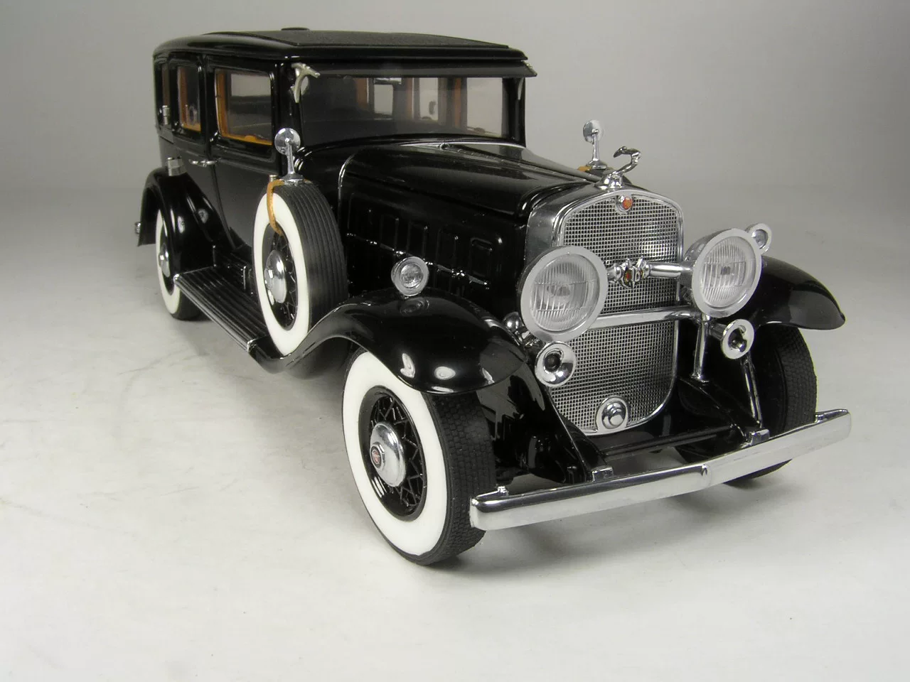 Túi nguyên bản Franklin 1:24 1930 Cadillac V16 Mafia Edition mô hình xe màu đen - Chế độ tĩnh