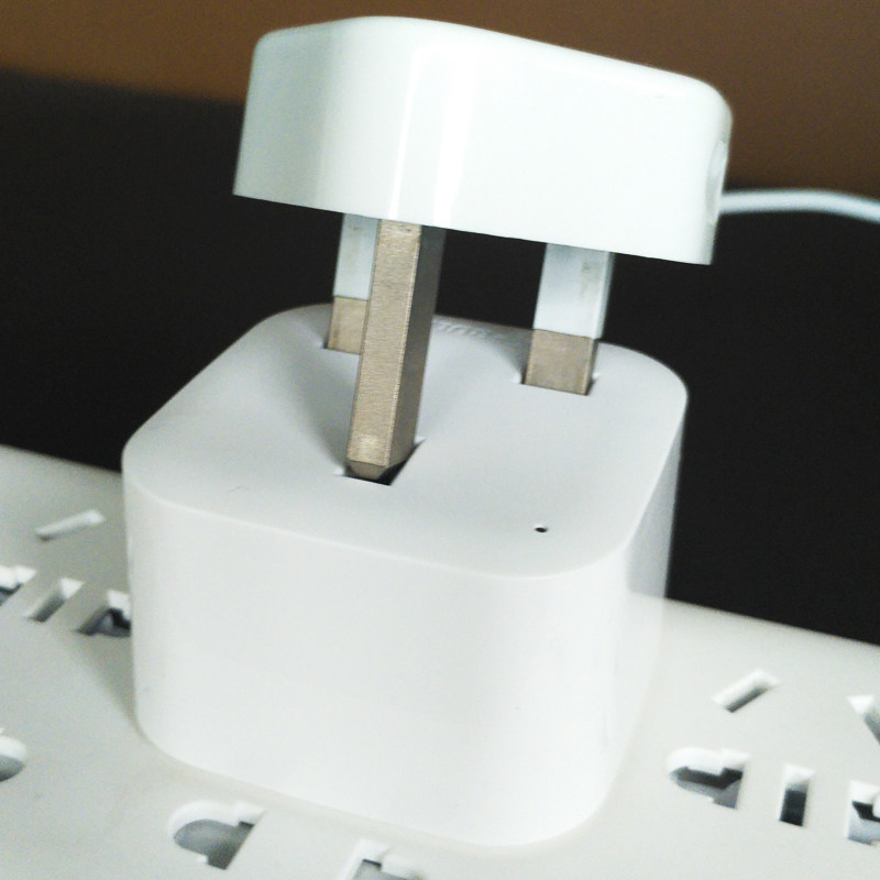 Bull conversion plug Hong Kong version plug converter conversion national standard to English socket Apple charger conversion head