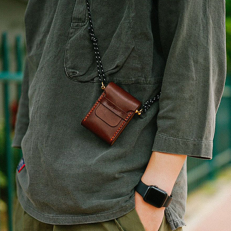 NEEDLEWORK Two Needles one thread AW20 Italian head layer plant tanned cowhide + pear blossom wood mini cross-body bag