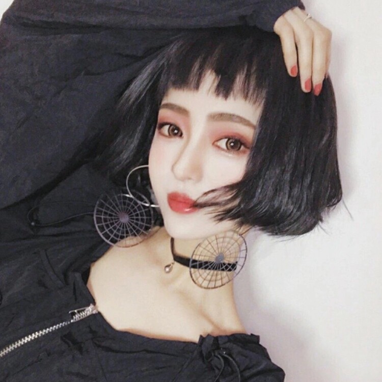 Wig female short hair short curly hair handsome Qi bangs round face dog gnawing bangs fluffy natural Korean face repair bobo head